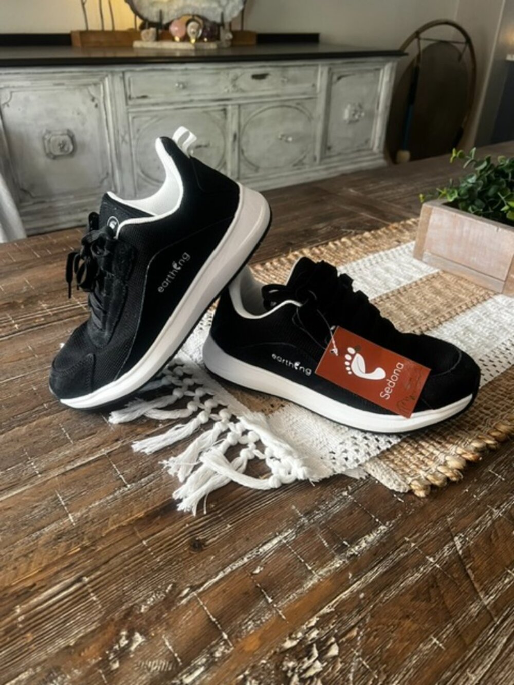 NWT Black Nylon & Leather EARTHING.COM Walking Sneakers Women's size 9 ~ Sedona